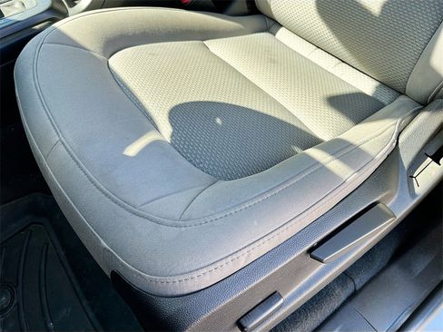 Used 2021 Chevrolet Colorado W/T w/ Custom Special Edition image 18