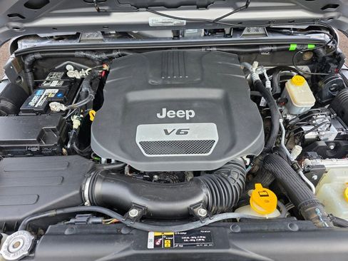 Used 2018 Jeep Wrangler Unlimited Sport w/ Connectivity Group image 25