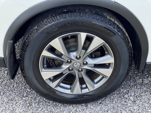 Used 2016 Nissan Murano SV FWD image 9