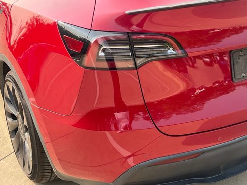 Used 2022 Tesla Model Y Performance AWD/4WD image 13