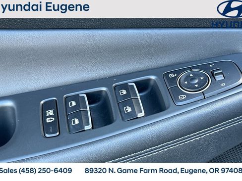 Used 2020 Hyundai Santa Fe SEL w/ Convenience + Premium Package image 17