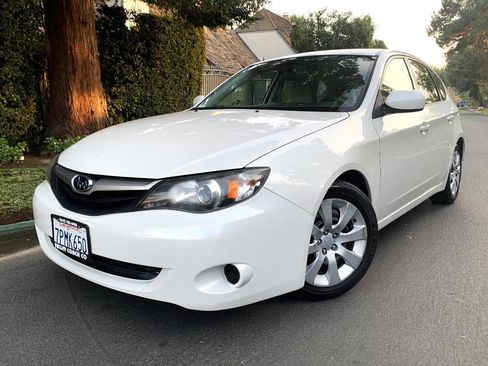 Used 2011 Subaru Impreza 2.5i image 2
