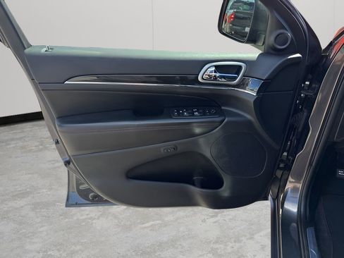 Used 2018 Jeep Grand Cherokee Trailhawk w/ Trailhawk Luxury Group image 25