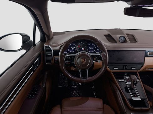 Used 2023 Porsche Cayenne image 17