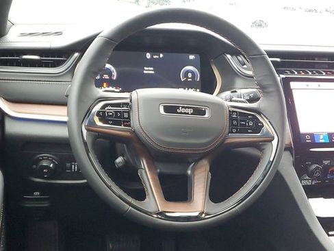 New 2025 Jeep Grand Cherokee L Summit image 7