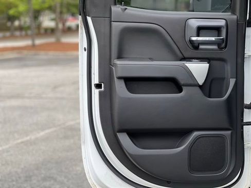 Used 2019 Chevrolet Silverado 1500 LT AWD/4WD image 14