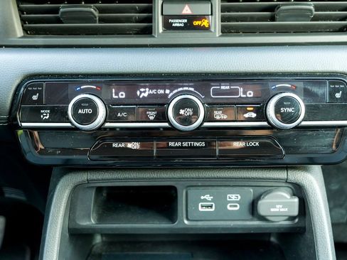 Used 2025 Honda Pilot EX-L image 53