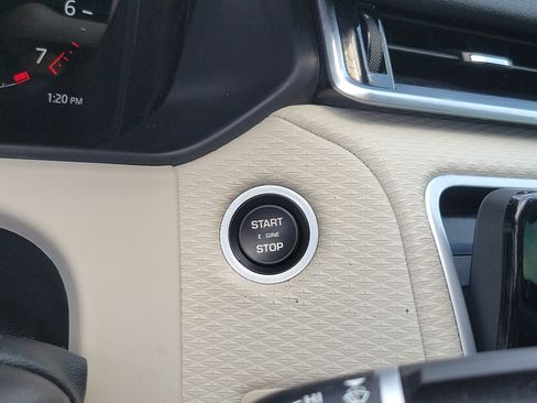 Used 2021 Land Rover Range Rover Velar S AWD/4WD image 18