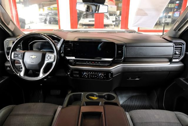 Used 2025 Chevrolet Silverado 2500 LT AWD/4WD image 17