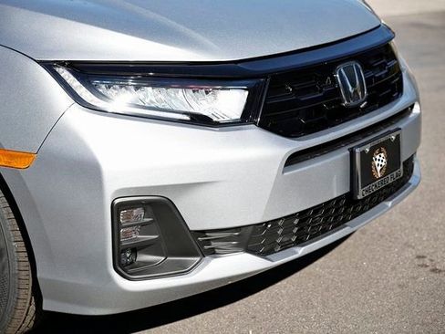 New 2026 Honda Odyssey Touring image 18