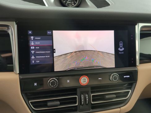 Used 2025 Porsche Macan image 29