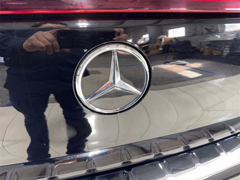 Used 2023 Mercedes-Benz EQB 300 4MATIC image 21