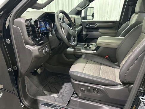 Certified 2025 Chevrolet Silverado 2500 ZR2 w/ Technology Package AWD/4WD image 12