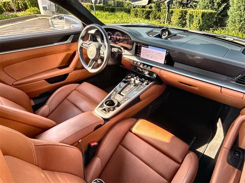Used 2025 Porsche 911 Carrera image 13