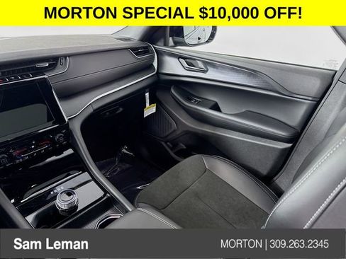 New 2025 Jeep Grand Cherokee L Altitude image 23