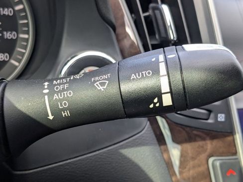 Used 2018 INFINITI Q50 Luxe w/ Sensory Package (Luxe) image 7