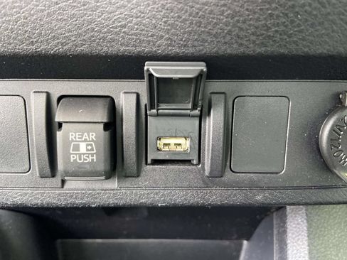 Used 2023 Toyota Tacoma SR5 w/ Technology Package AWD/4WD image 31