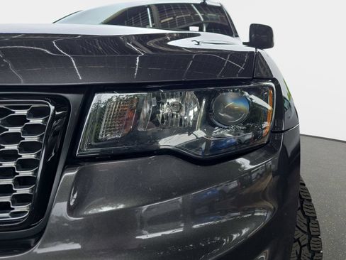 Used 2018 Jeep Grand Cherokee Altitude AWD/4WD image 34