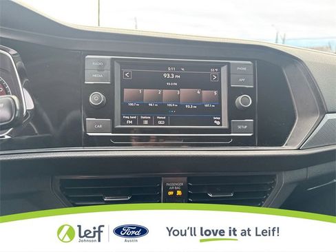 Used 2019 Volkswagen Jetta SE image 16