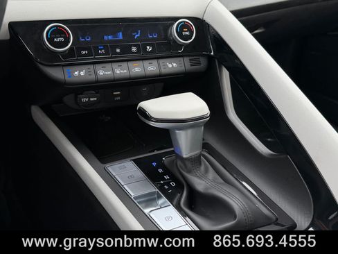 Used 2025 Hyundai Elantra Limited FWD image 25