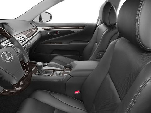 Used 2013 Lexus LS 460 w/ Comfort Pkg RWD image 8