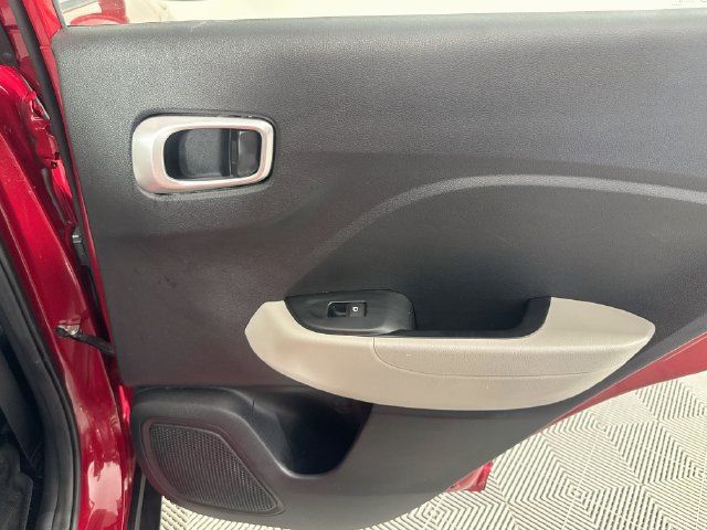 Used 2021 Hyundai Venue SEL FWD image 24