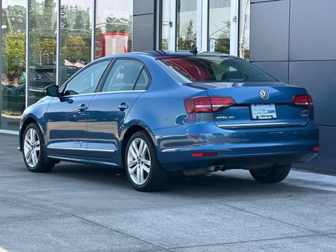 Used 2017 Volkswagen Jetta SEL FWD image 5