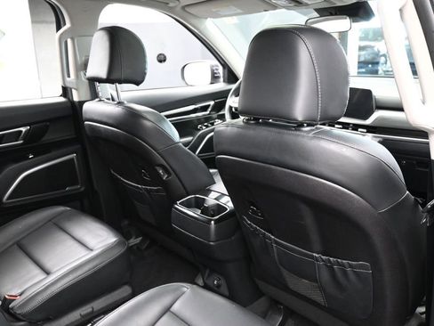 Used 2025 Kia Telluride S FWD image 50