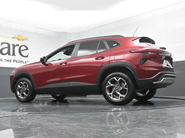 Used 2025 Chevrolet Trax LT w/ Driver Confidence Package FWD image 56