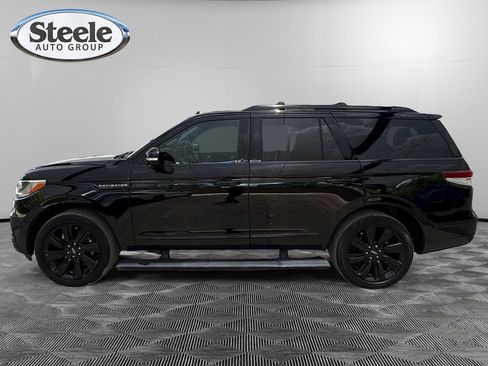 Used 2023 Lincoln Navigator Reserve AWD/4WD image 2
