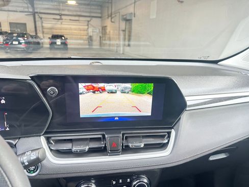 Used 2025 Chevrolet TrailBlazer LT image 17