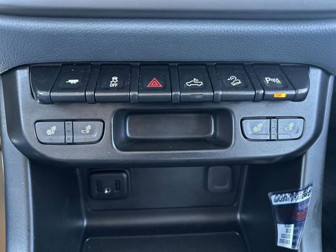 Used 2022 Chevrolet Colorado Z71 AWD/4WD image 22