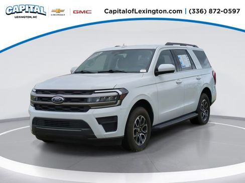 Used 2024 Ford Expedition XLT RWD image 1