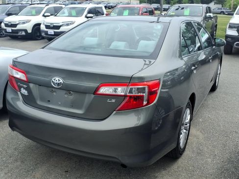 Used 2014 Toyota Camry LE FWD image 4