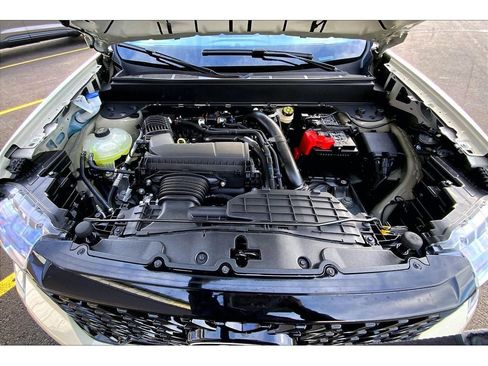 New 2025 Ford Maverick XLT w/ XLT Luxury Package image 12