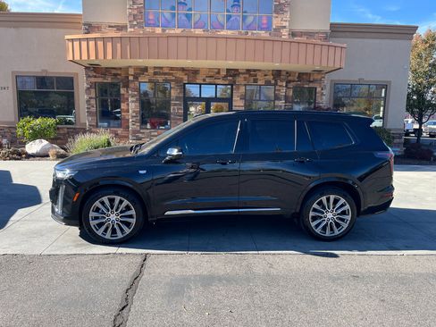 Used 2021 Cadillac XT6 Sport image 2