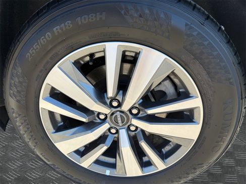 Certified 2025 Nissan Pathfinder SL image 21