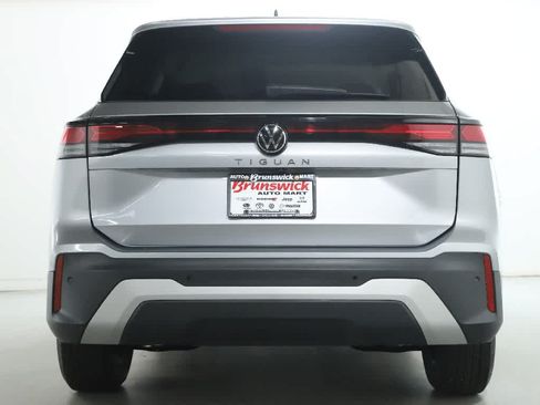 Certified 2026 Volkswagen Tiguan S FWD image 40