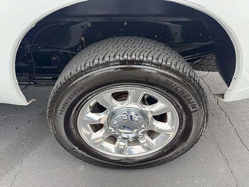 Used 2015 Ford F250 Lariat w/ Lariat Interior Package image 12