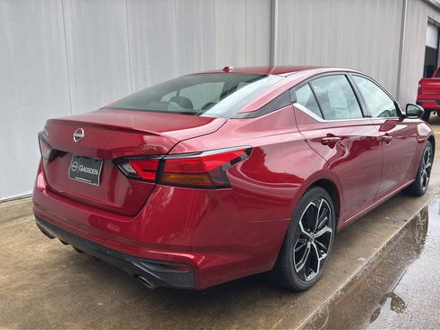 Certified 2024 Nissan Altima 2.5 SR FWD image 3