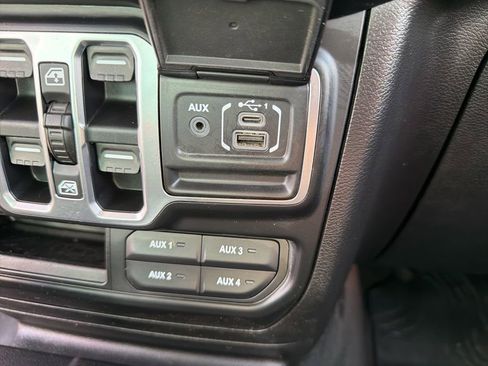 Used 2020 Jeep Wrangler Unlimited Sport S image 35