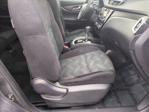 Used 2014 Nissan Rogue SV image 19