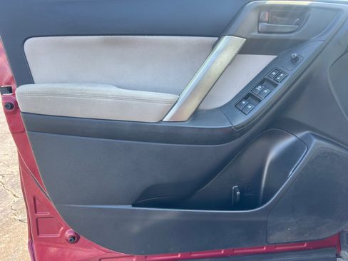 Used 2014 Subaru Forester 2.5i image 10