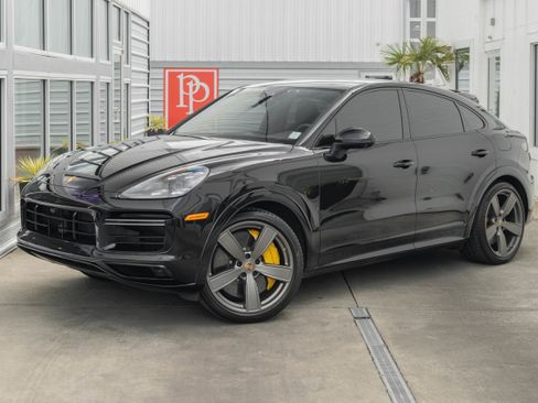 Used 2022 Porsche Cayenne Turbo S AWD/4WD image 2