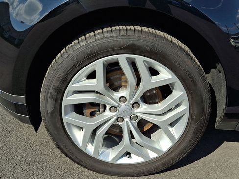 Used 2023 Land Rover Range Rover Evoque R-Dynamic SE AWD/4WD image 9
