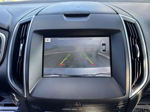Used 2017 Ford Edge Titanium w/ Technology Package FWD image 14