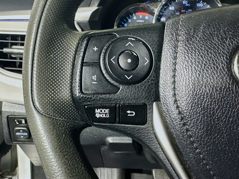 Used 2014 Toyota Corolla LE FWD image 16