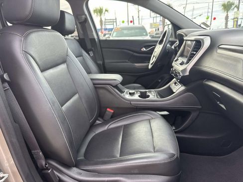 Used 2023 GMC Acadia SLT image 12