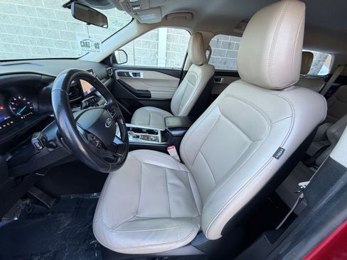 Used 2020 Ford Explorer XLT w/ Equipment Group 202A image 18