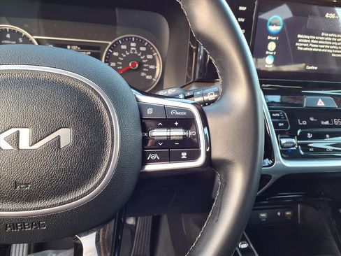 Certified 2022 Kia Sorento SX image 18